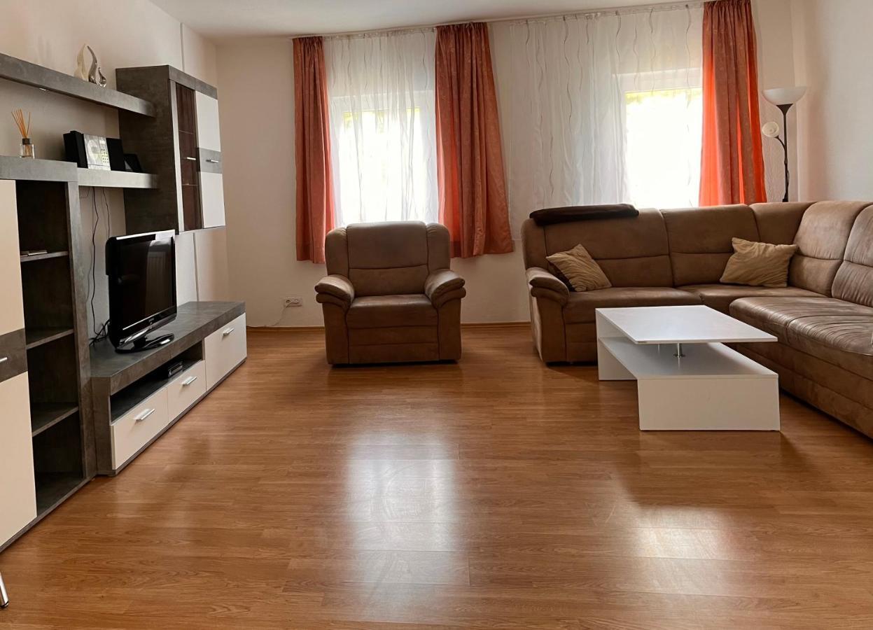 Ferien Am Maar Apartment Daun Luaran gambar